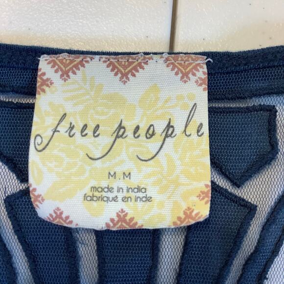 Free People Women’s Lace Long Sleeve Top Size M Navy Blue Frayed Hem Boho - Picture 5 of 7